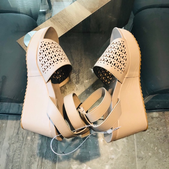 Bamboo Nude Wedge Platform Ankle Strap Sandals, Size 10M New w/o Box - Picture 8 of 10